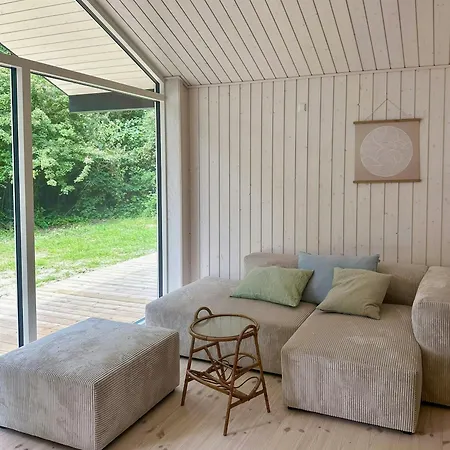 New-build On A Large Natural Plot Dannemare